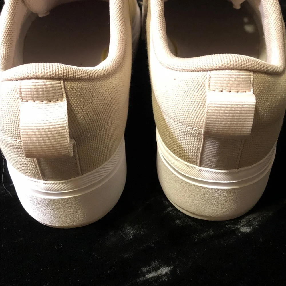 Adidas Womens Bravada 2.0 canvas platform sneakers 6